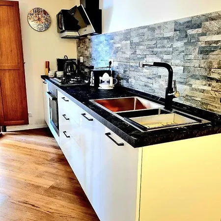 Atenea Centro 4*